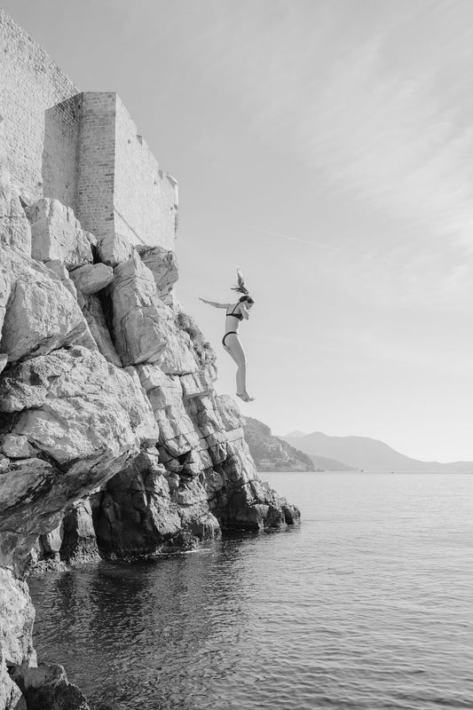The Leap B&W